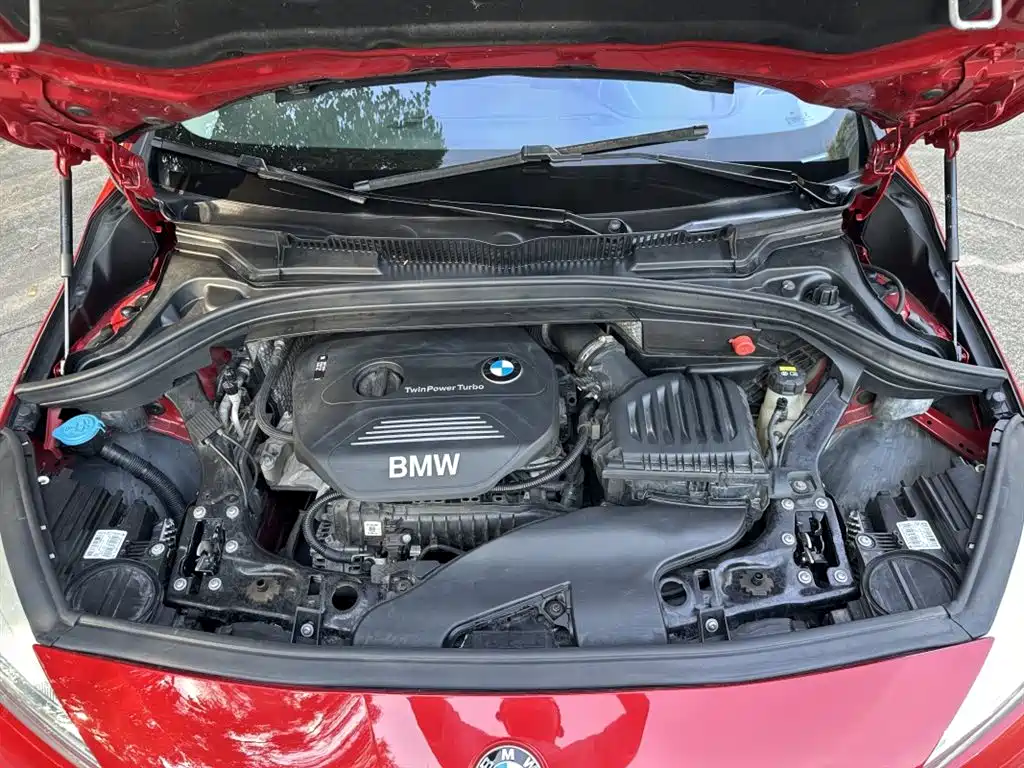 BMW 2 Series Touring 2016 218i Leading фото 16