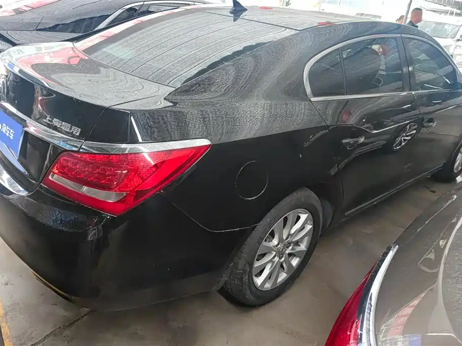Buick LaCrosse 2013 2.4L SIDI Luxury Comfort фото 3