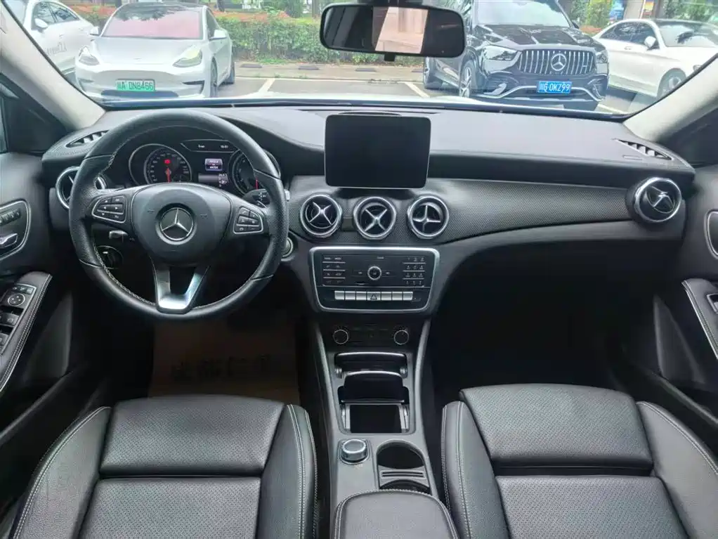 Mercedes-Benz GLA 2018 GLA 200 Fashion фото 11