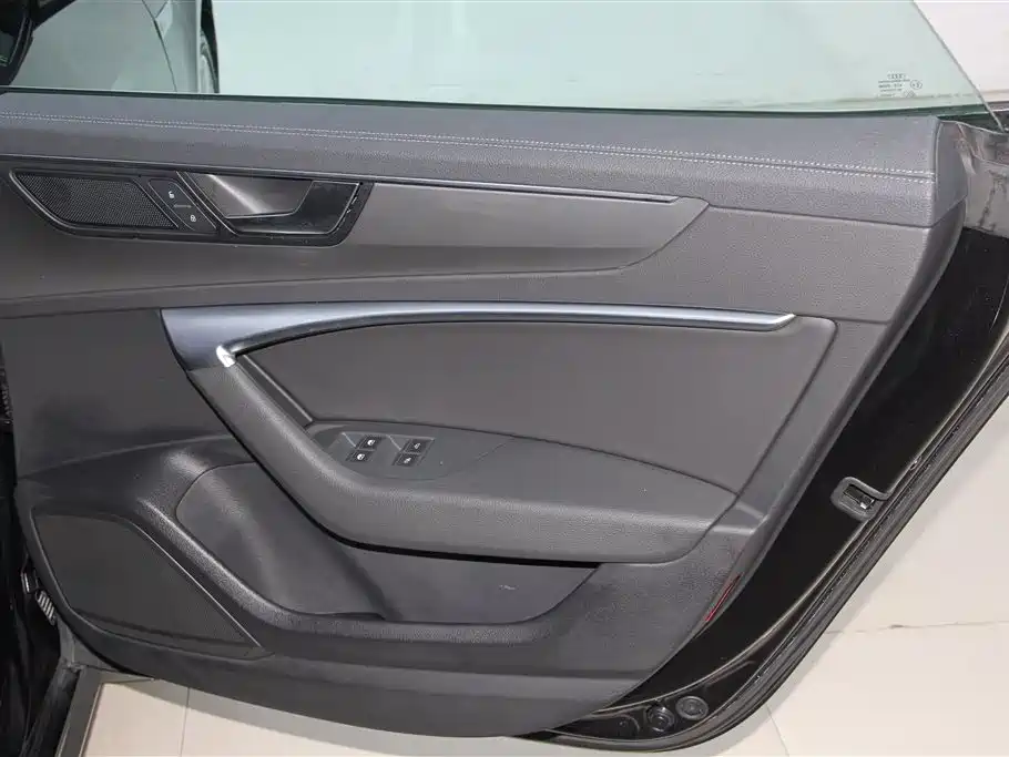 Audi A7L 2024 45TFSI S-line Dream Edition Crystal Package фото 27