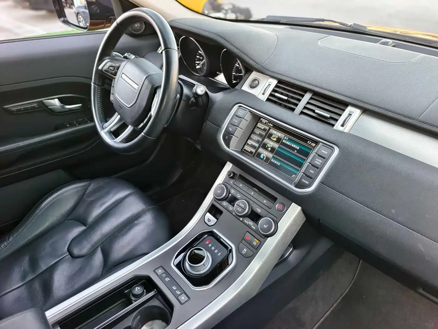 Land Rover Range Rover Evoque 2015 2.0T 5-Door Intelligent Edition фото 15
