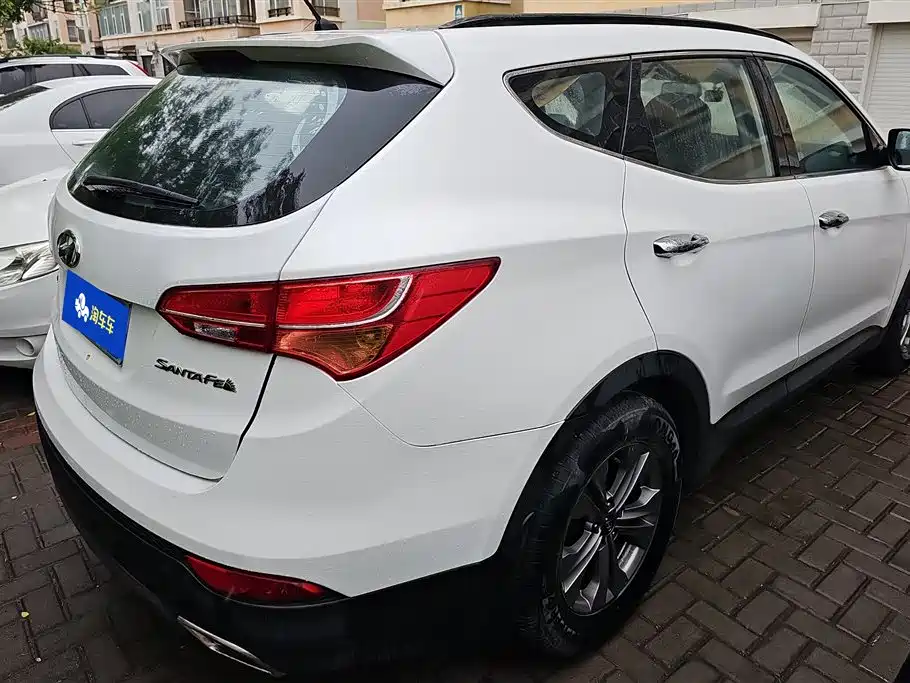 Hyundai Santa Fe 2013 Model 2.4L Automatic 2WD Smart фото 3