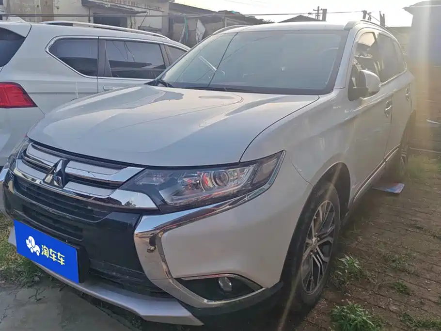 Mitsubishi Outlander 2018 2.0L 2WD Glory Edition 5-seater