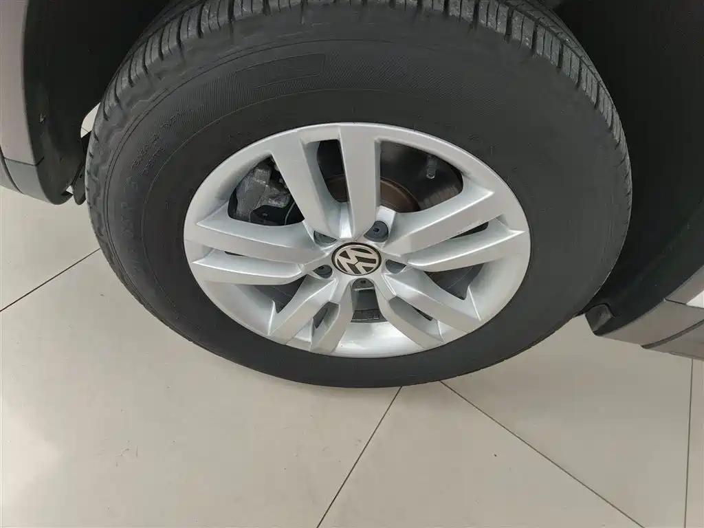 Volkswagen Tiguan 2016 Model 300TSI Automatic 2WD Trend Edition фото 23