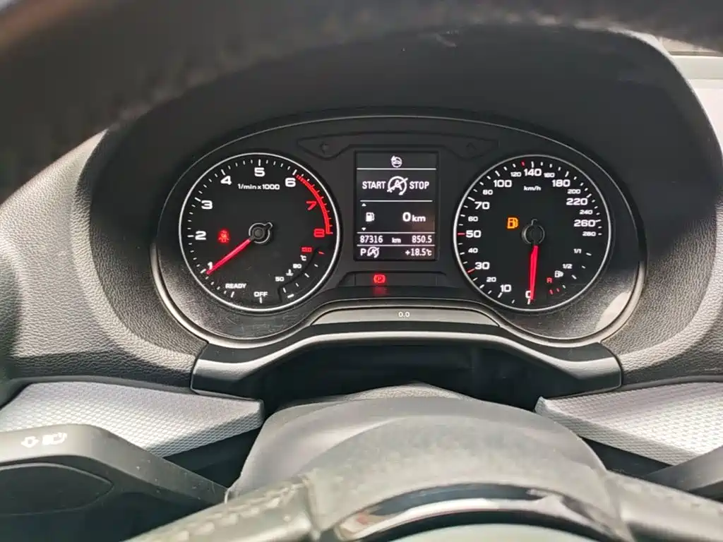 Photo 12 - Audi Q2L
