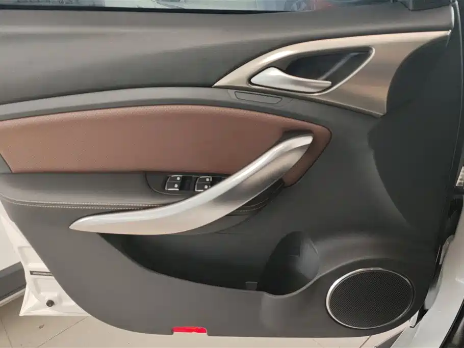 BYD Song New Energy 2017 Song DM 1.5TID Full-time 4WD Luxury фото 7
