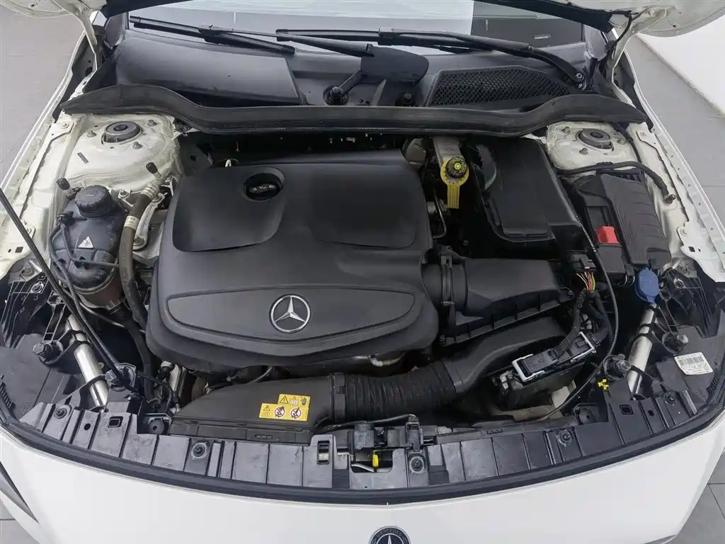 Mercedes-Benz GLA 2017 GLA 200 Dynamic фото 6