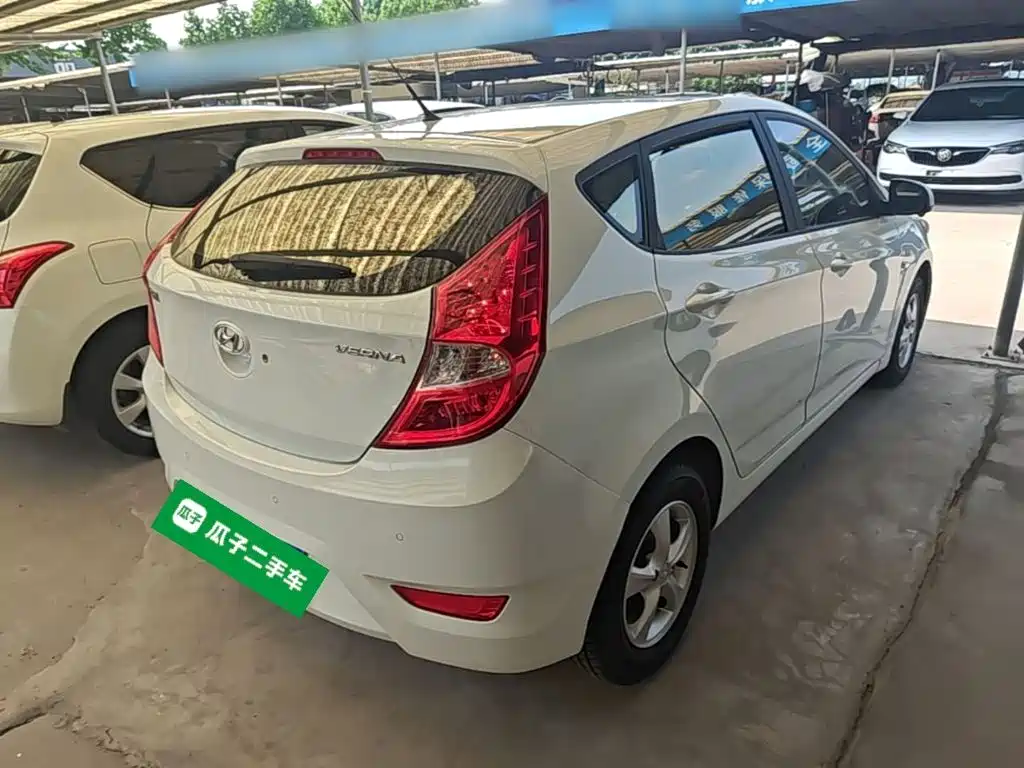 Hyundai Reina 2016 2016 1.4L Automatic GLX Leading
