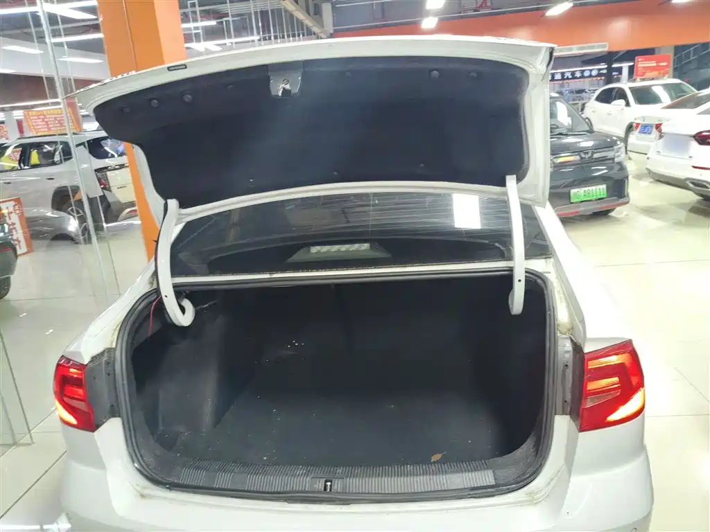 Volkswagen Bora 2018 1.5L Automatic Comfort фото 19