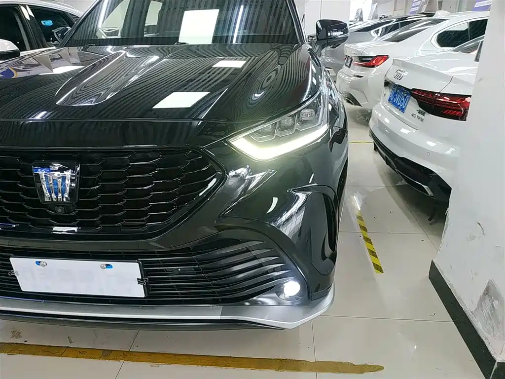 Toyota Crown Kluger 2021 2.5L HEV AWD Flagship Edition фото 18