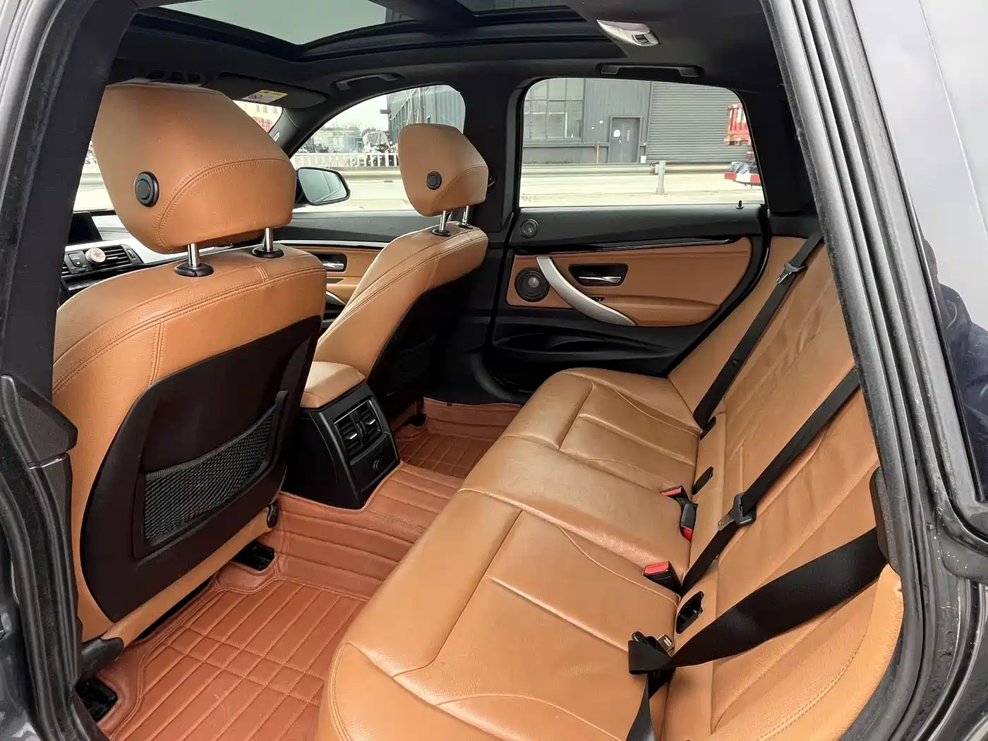 BMW 3 Series GT 2019 320i M Sport Model фото 23
