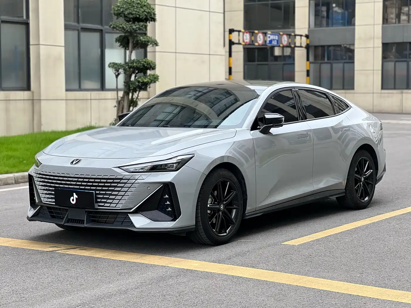 CHANGAN UNI-V