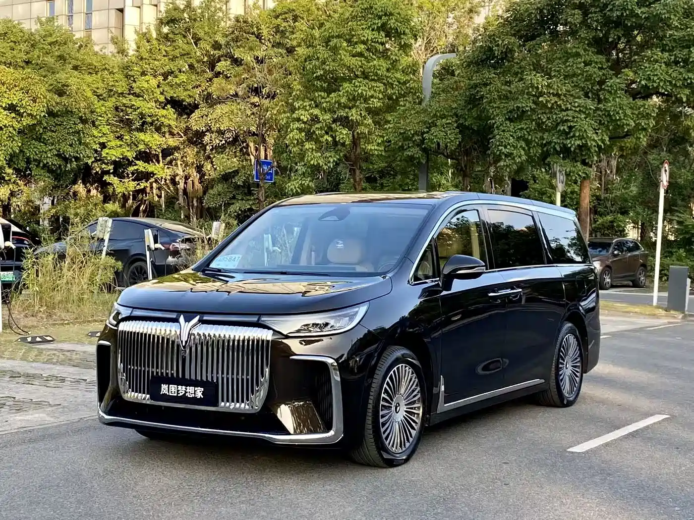 Voyah Auto Voyah Dreamer 2025 PHEV AWD Flagship Kunpeng Edition