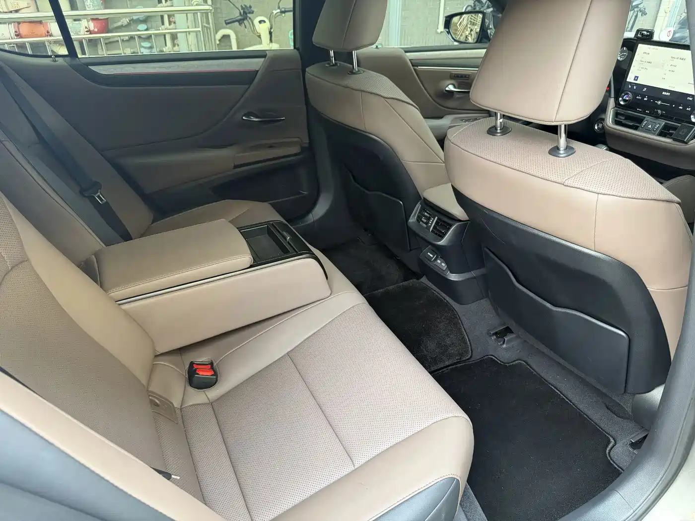 Lexus ES 2026 2025 200 Ultimate Edition