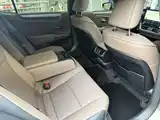 Фото 13 - Lexus ES