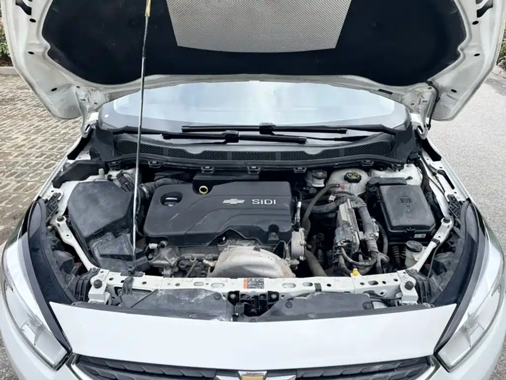 Photo 21 - Chevrolet Cruze