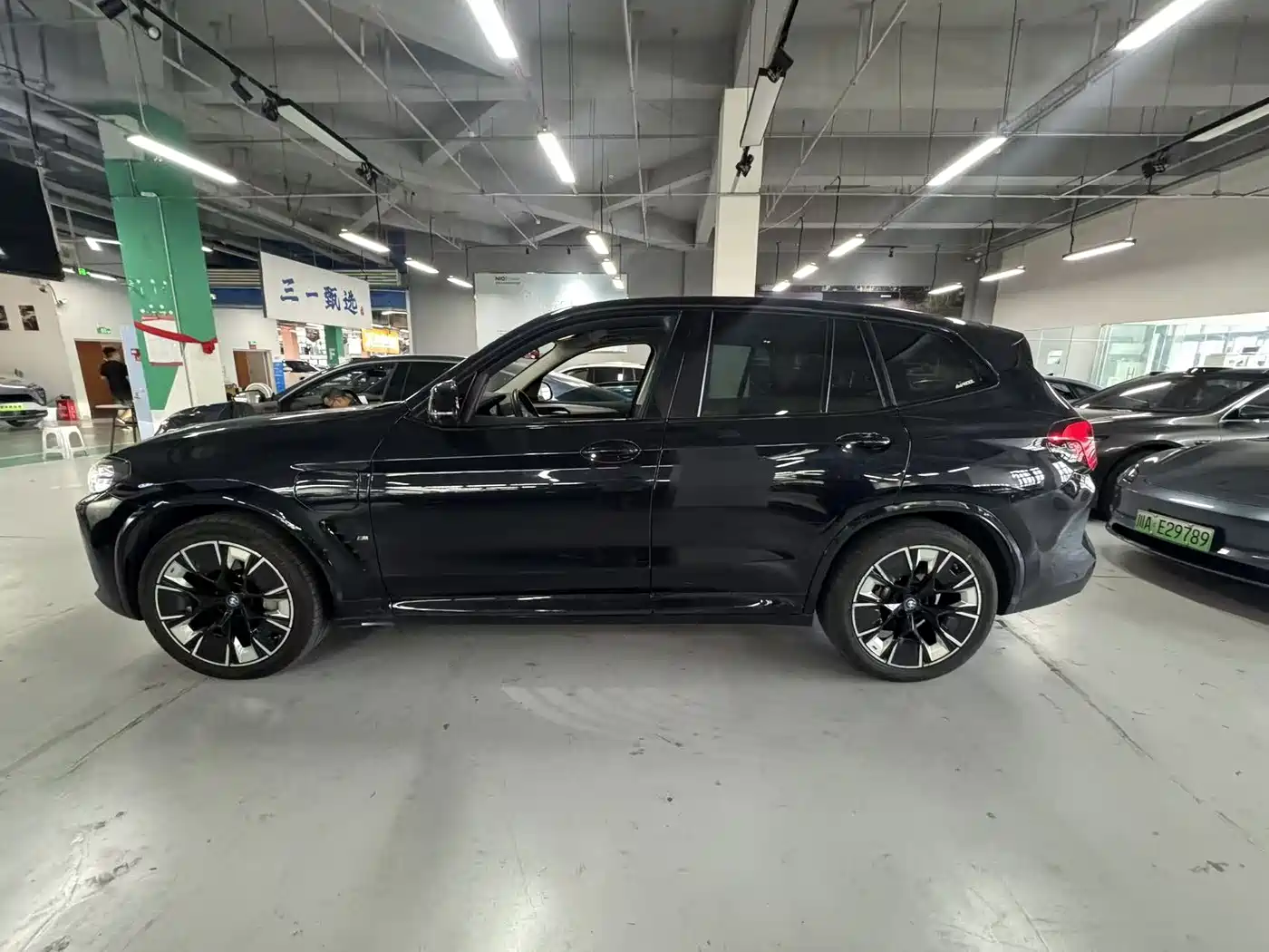 BMW iX3 2022 Innovation Leader фото 3