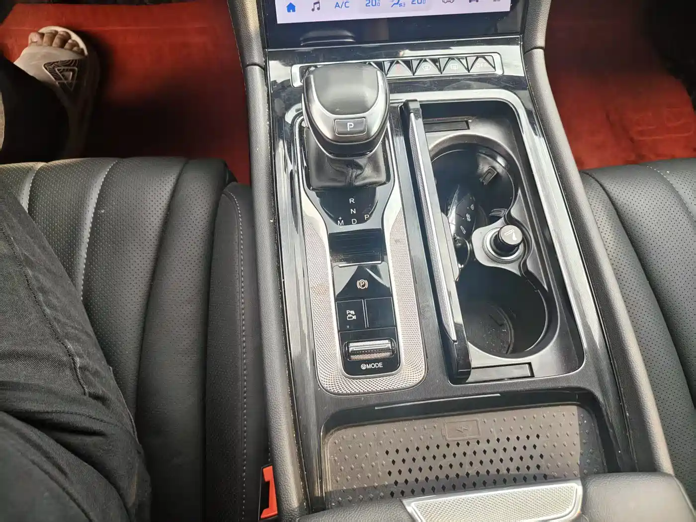Hongqi H5 2024 2.0T Automatic Smart Connect Flag Smooth Edition фото 6