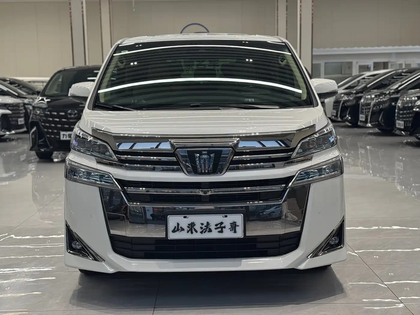 Toyota Vellfire 2023 Crown Hybrid 2.5L HV Premium фото 2