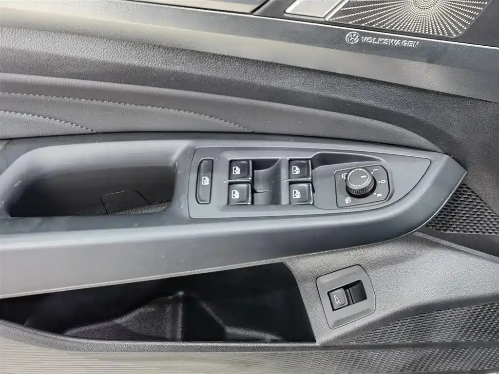 Volkswagen Passat 2023 Facelift 330TSI Elite Edition фото 9