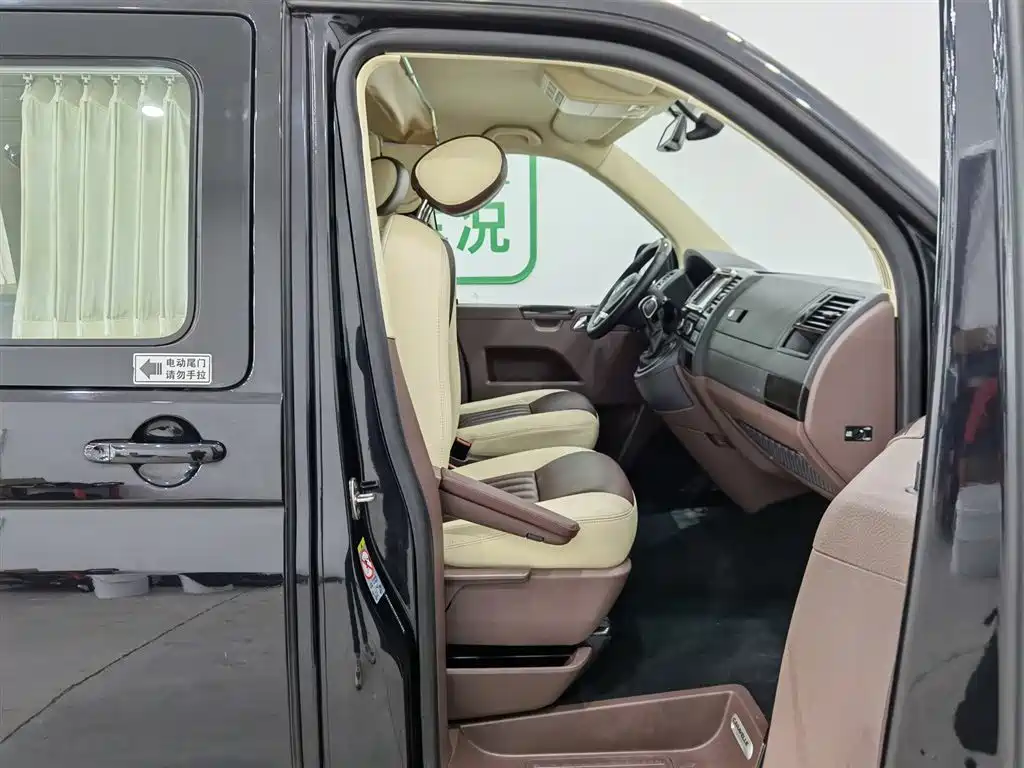 Volkswagen Caravelle 2015 2.0TSI 4WD Comfort фото 23