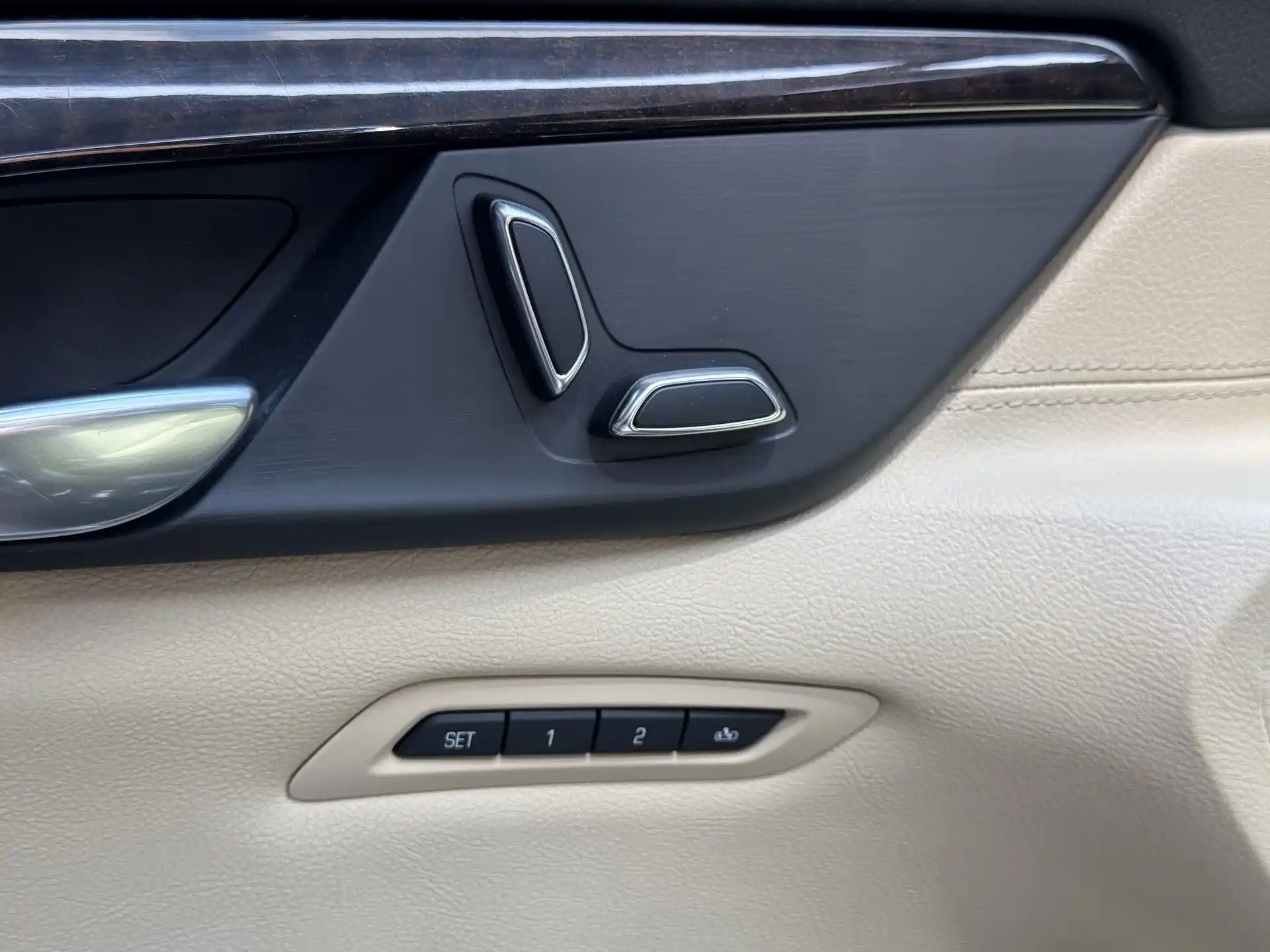 Фото 13 - Cadillac CT6