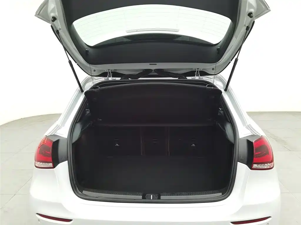 Mercedes-Benz A-Class (Import) 2019 A 200 Dynamic Version фото 16