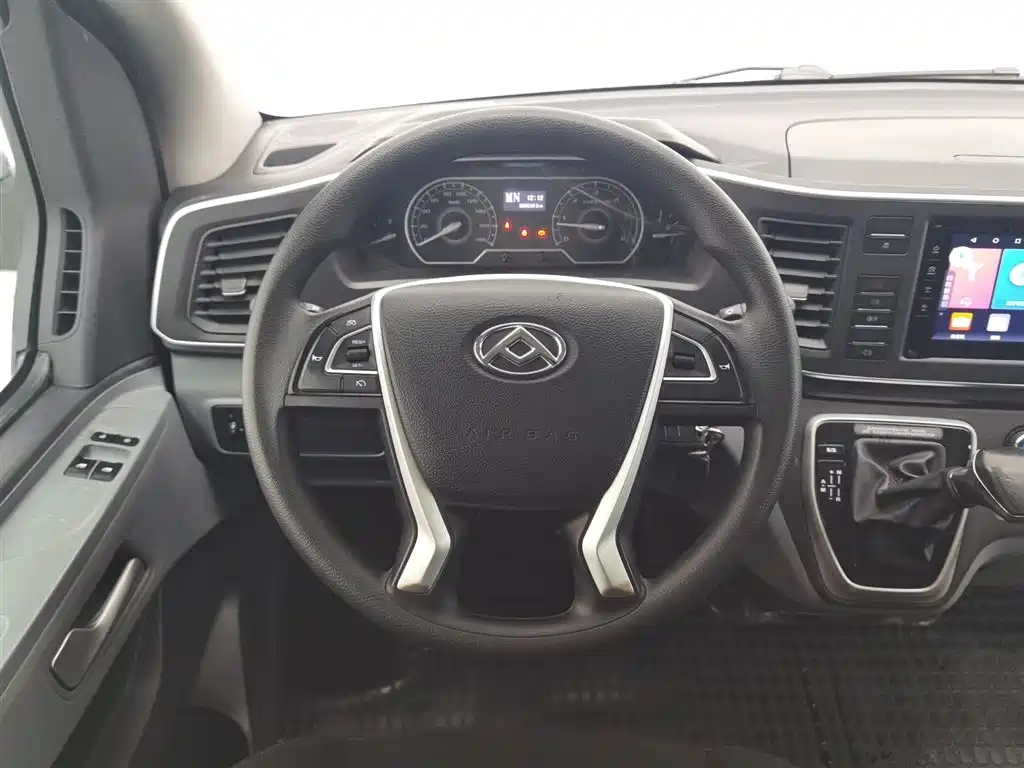 SAIC Maxus Xintu V80 2021 2.0T PLUS AMT Urban Edition Short Wheelbase Ultra-Low Roof 5/6 Seats фото 11