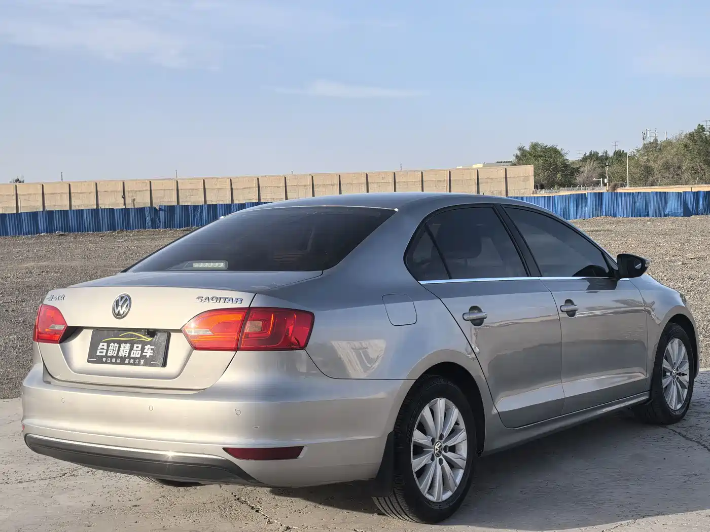 Volkswagen Sagitar 2014 Facelift 1.6L Automatic Comfort фото 9