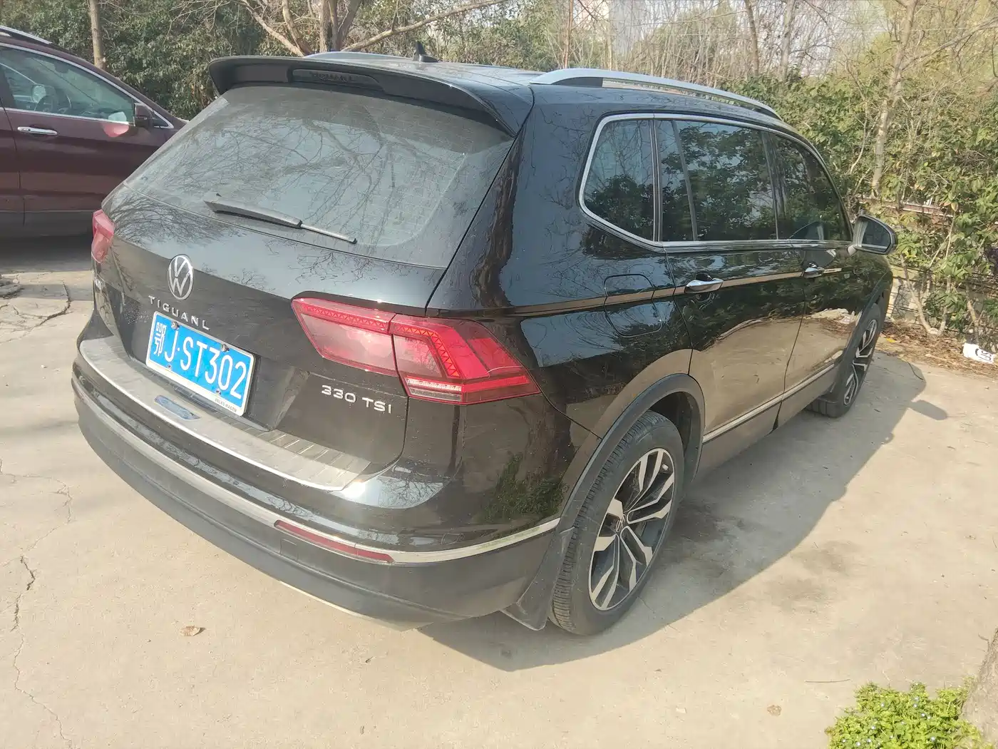 VOLKSWAGEN TIGUAN L