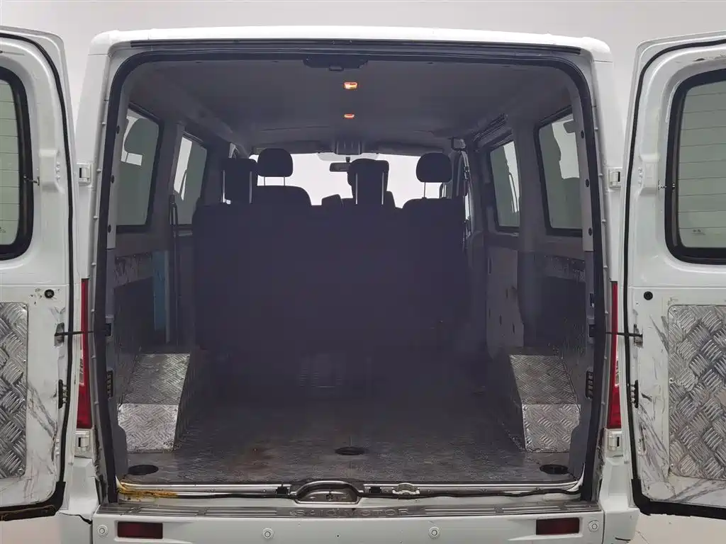 SAIC Maxus Xintu V80 2021 2.0T PLUS AMT Urban Edition Short Wheelbase Ultra-Low Roof 5/6 Seats фото 16