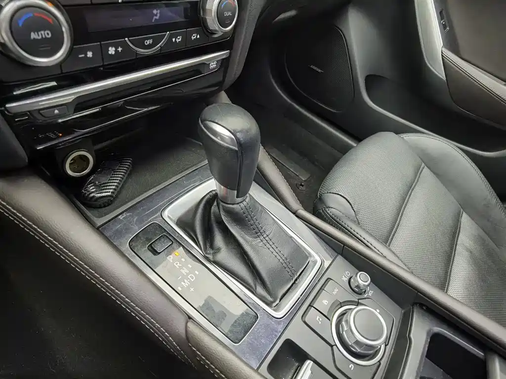 Mazda Atenza 2017 2.5L Skyactiv-G Premium фото 13