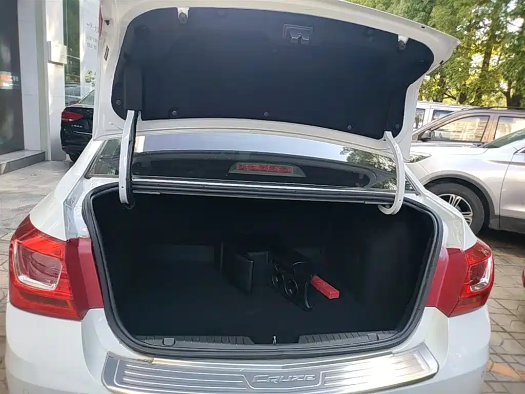 Chevrolet Cruze 2015 1.5L Classic SE AT фото 19