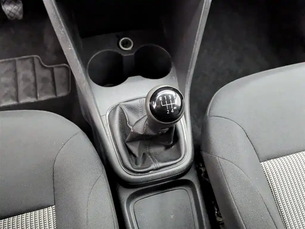 Volkswagen Polo 2016 1.4L Manual Trend фото 13