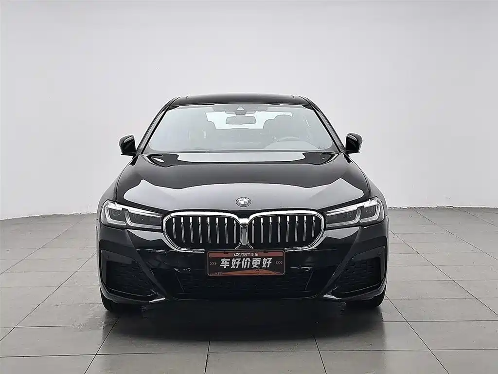 BMW 5 Series 2023 530Li Leading M Sport Package фото 3