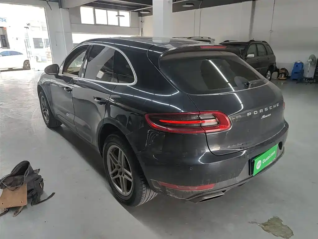 Porsche Macan 2017 Macan 2.0T фото 23
