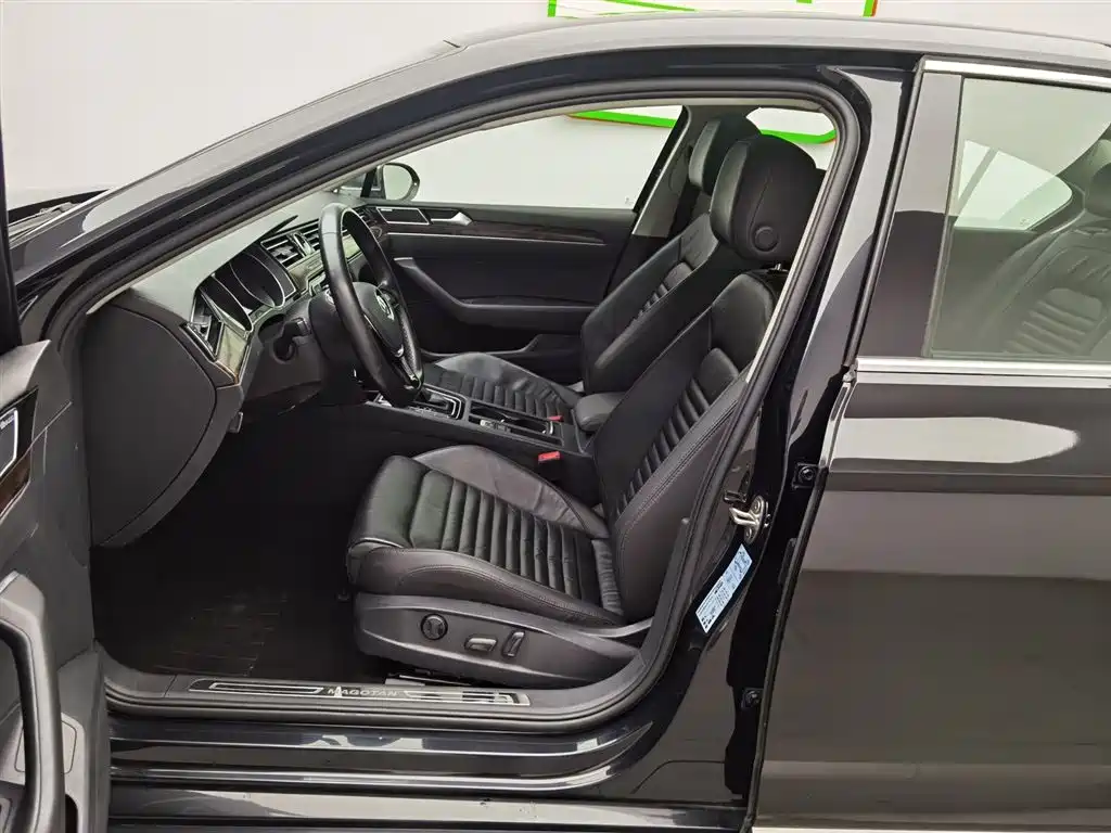 Volkswagen Magotan 2019 330TSI DSG Luxury China V фото 10