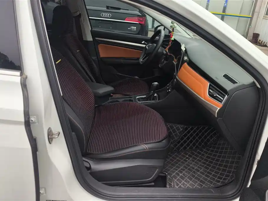 Volkswagen Bora 2023 200TSI DSG Yuexing Edition фото 8