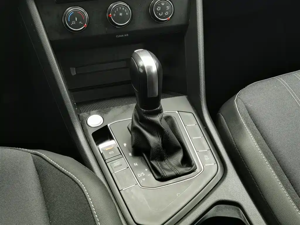 Volkswagen Tiguan L 2022 330TSI Automatic 2WD Comfort Edition фото 13