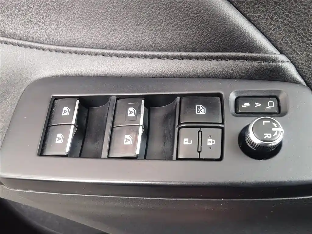 Toyota Avalon 2019 2.0L XLE Premium Edition (China VI) фото 9