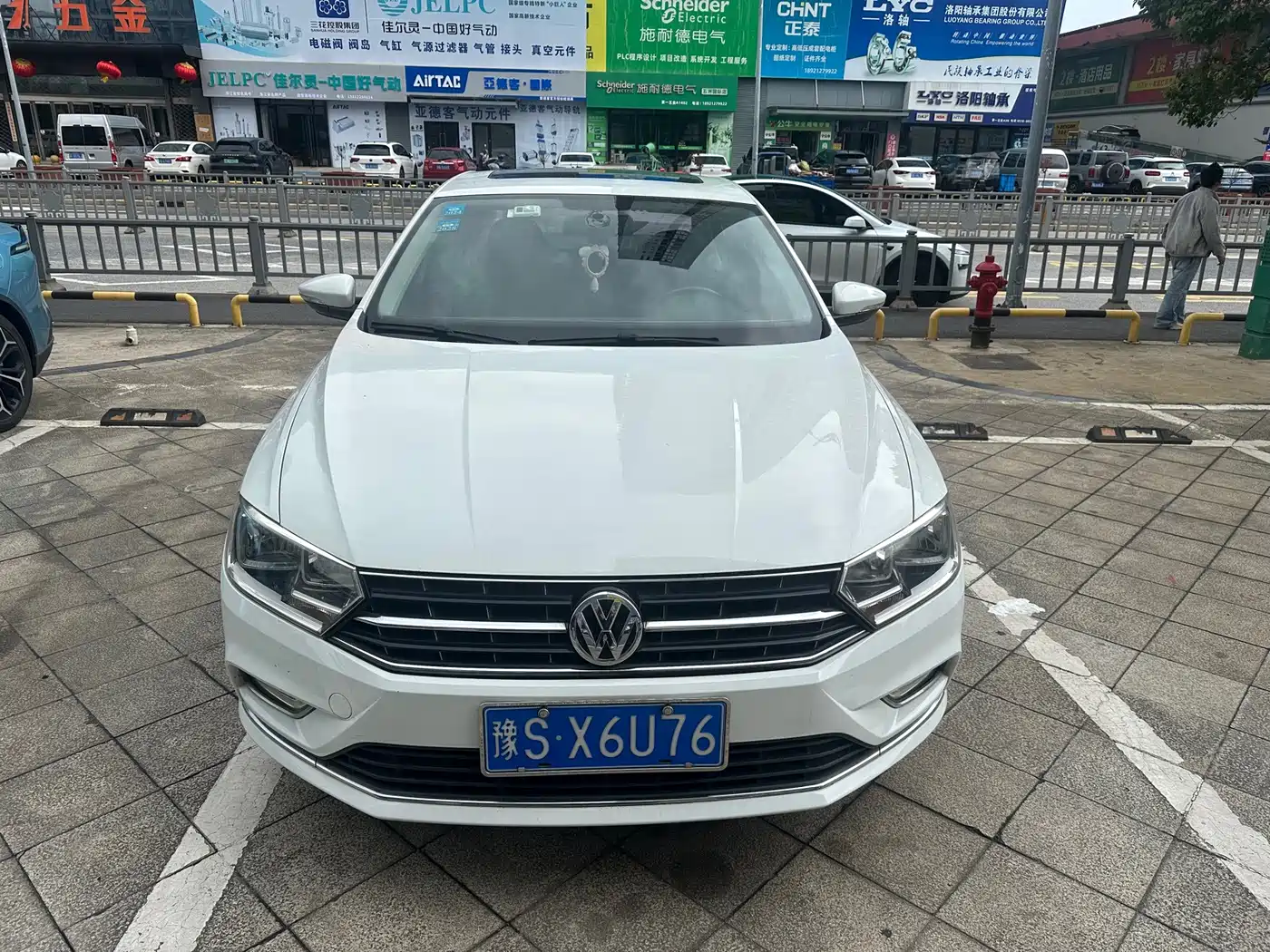 Фото 2 - Volkswagen Bora
