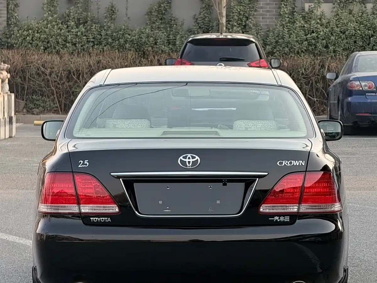 Toyota Crown 2007 2.5L Royal Special Edition фото 5