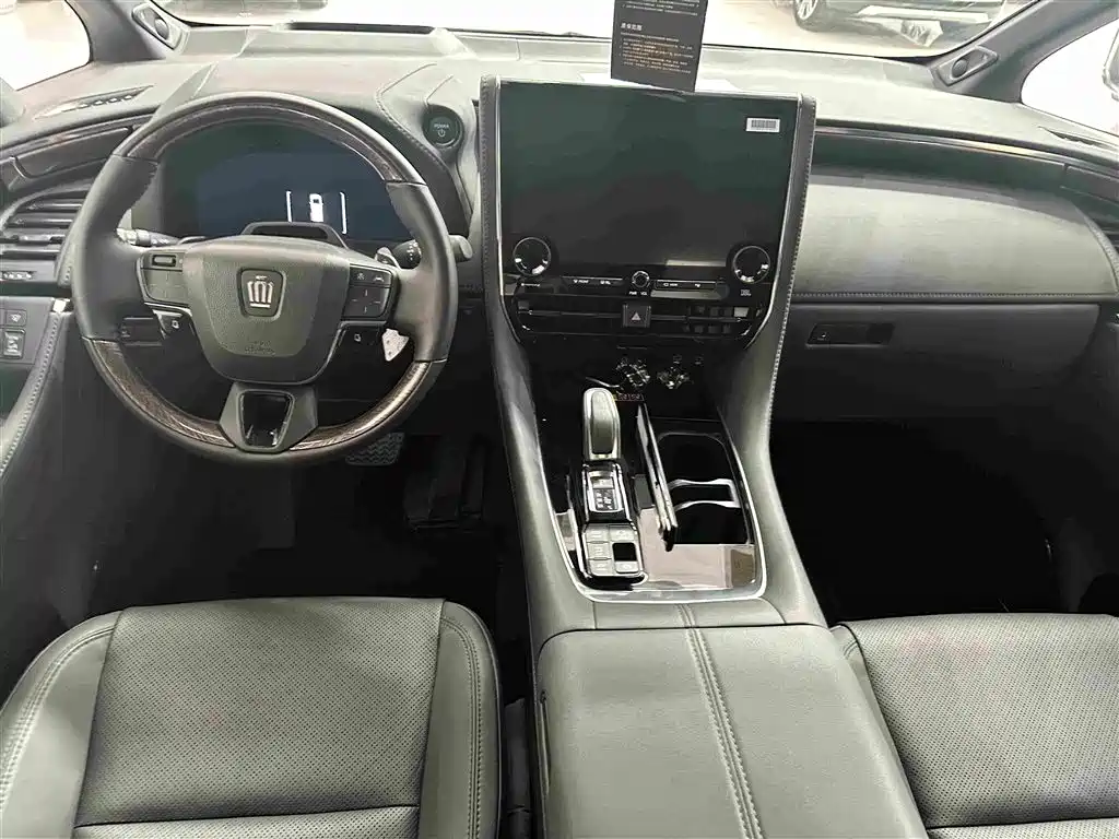 Toyota Vellfire 2026 2024 Crown Hybrid 2.5L Executive Premium Edition