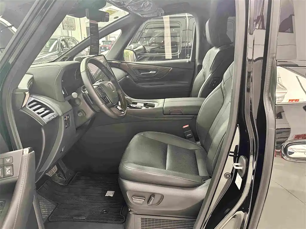Toyota Vellfire 2026 2024 Crown Hybrid 2.5L Executive Premium Edition
