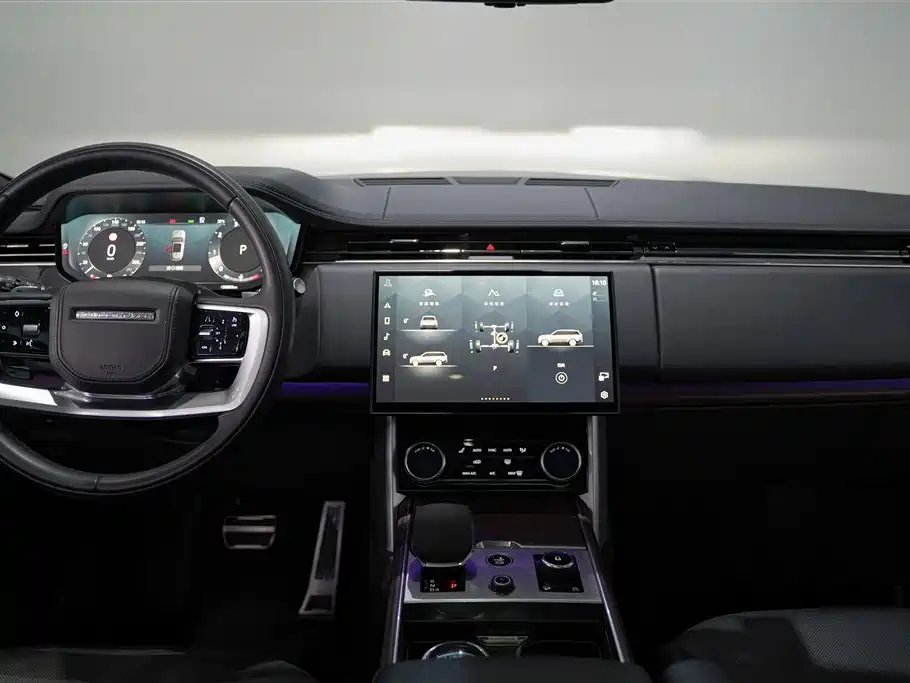 Land Rover Range Rover 2023 3.0 L6 360PS Golden Age Edition фото 37