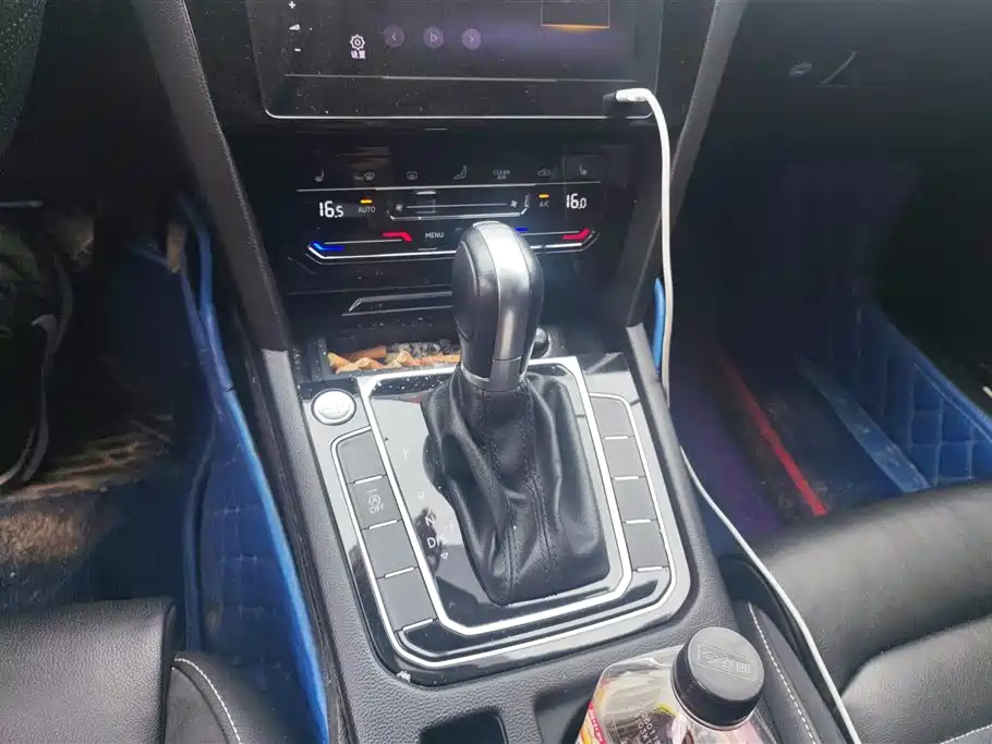 Volkswagen Magotan 2020 330TSI DSG Leading фото 16