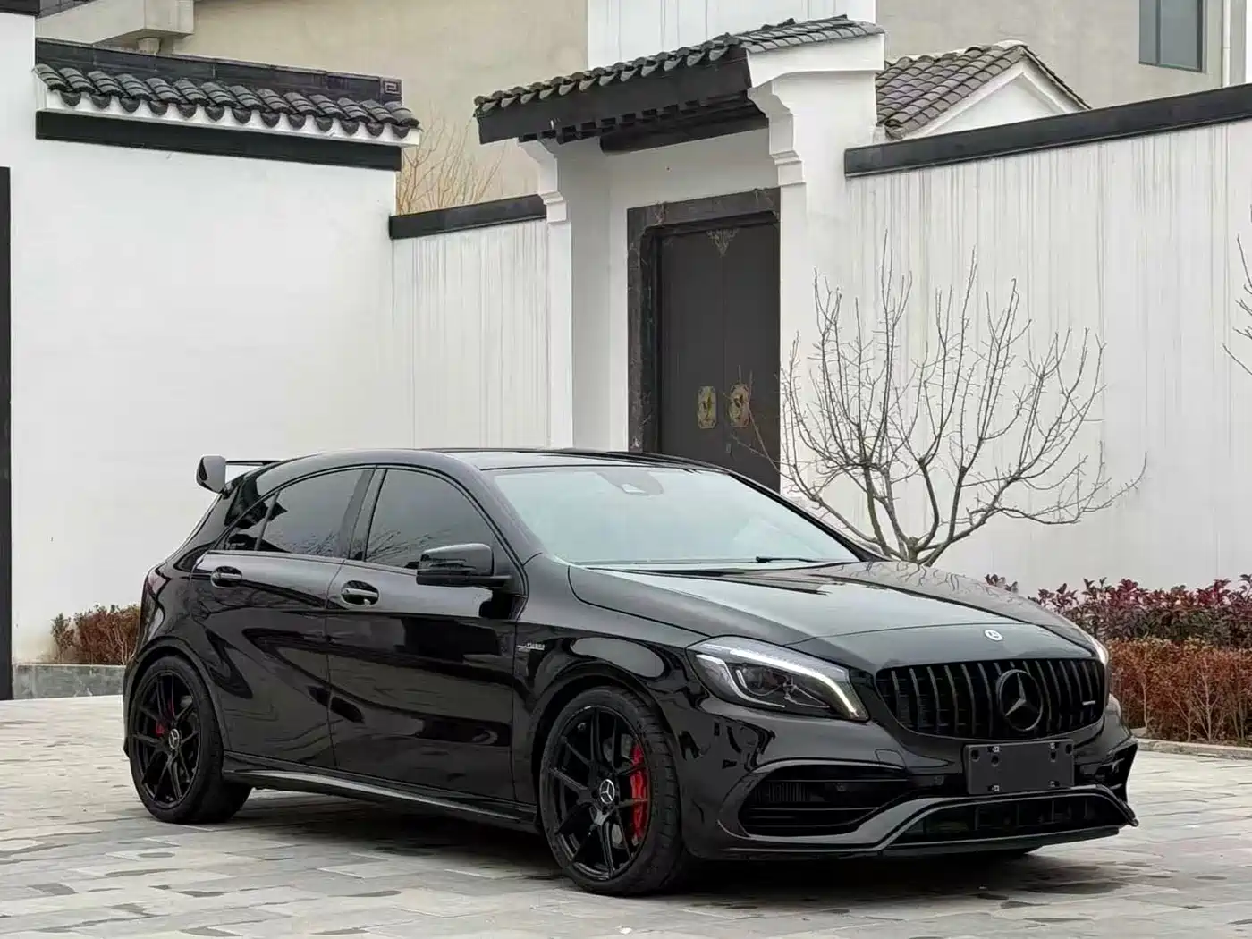 Mercedes-Benz GLA AMG 2017 Model AMG GLA 45 4MATIC Night Thunder Limited Edition фото 3