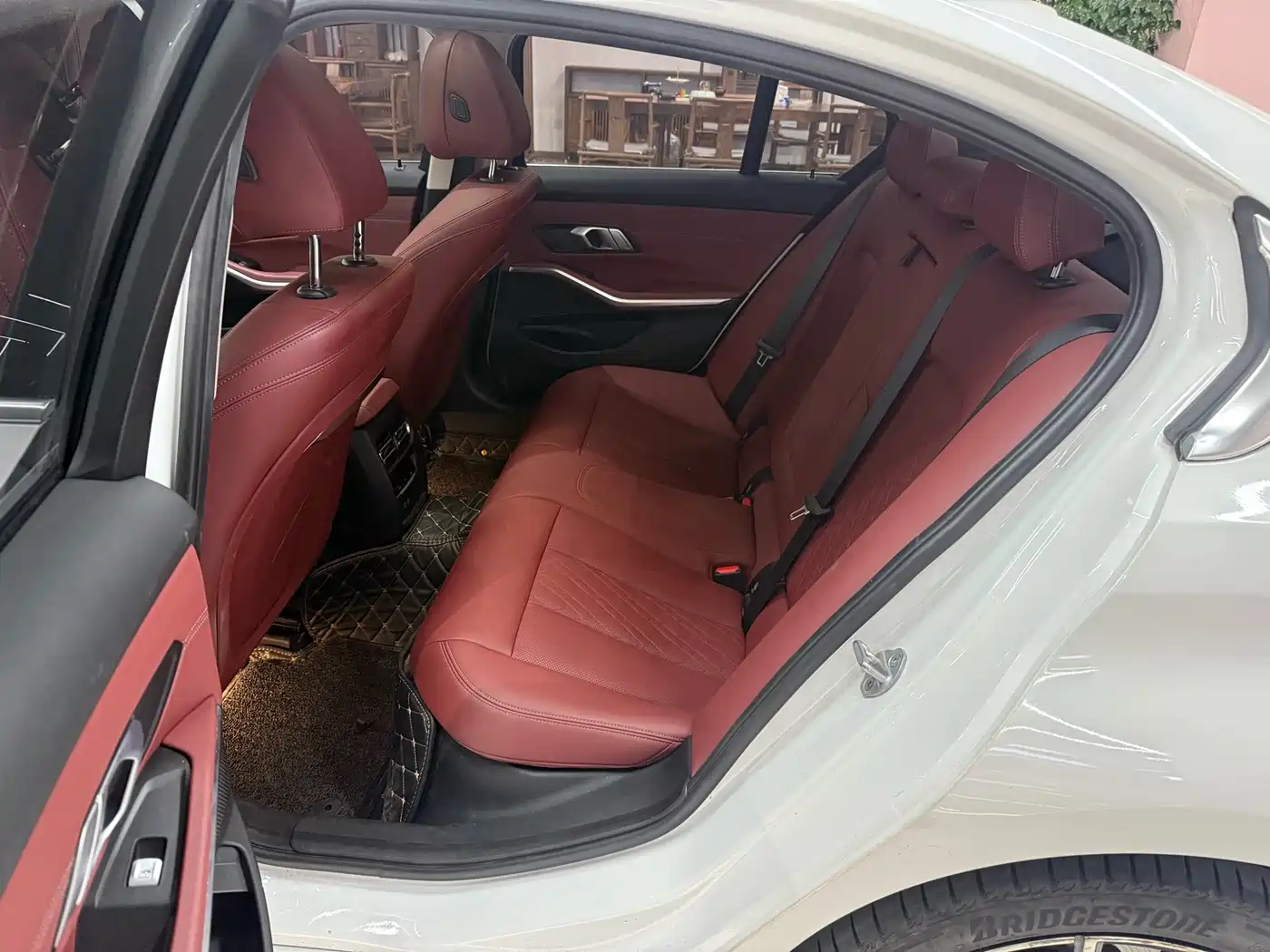 BMW 3 Series 2024 320i M Sport Package фото 6