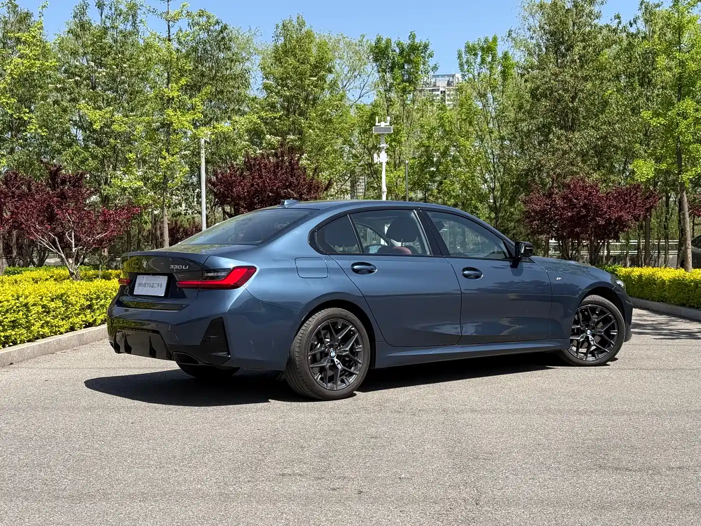 BMW 3 Series 2024 330Li M Sport Shadowline Package фото 3