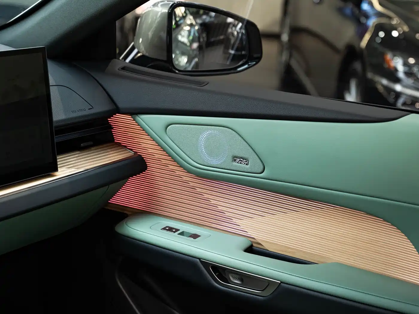 Lexus ES 2025 Model 300h Base Version фото 19
